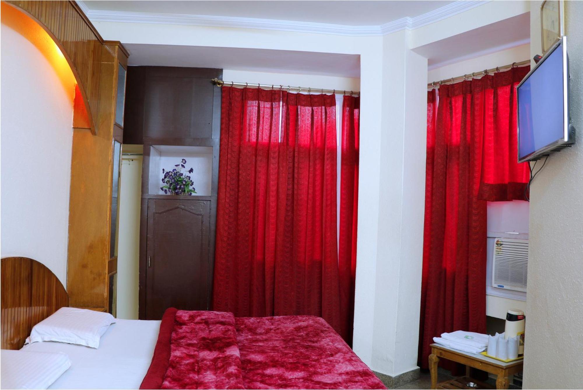 Hotel Raghunath Jammu Εξωτερικό φωτογραφία