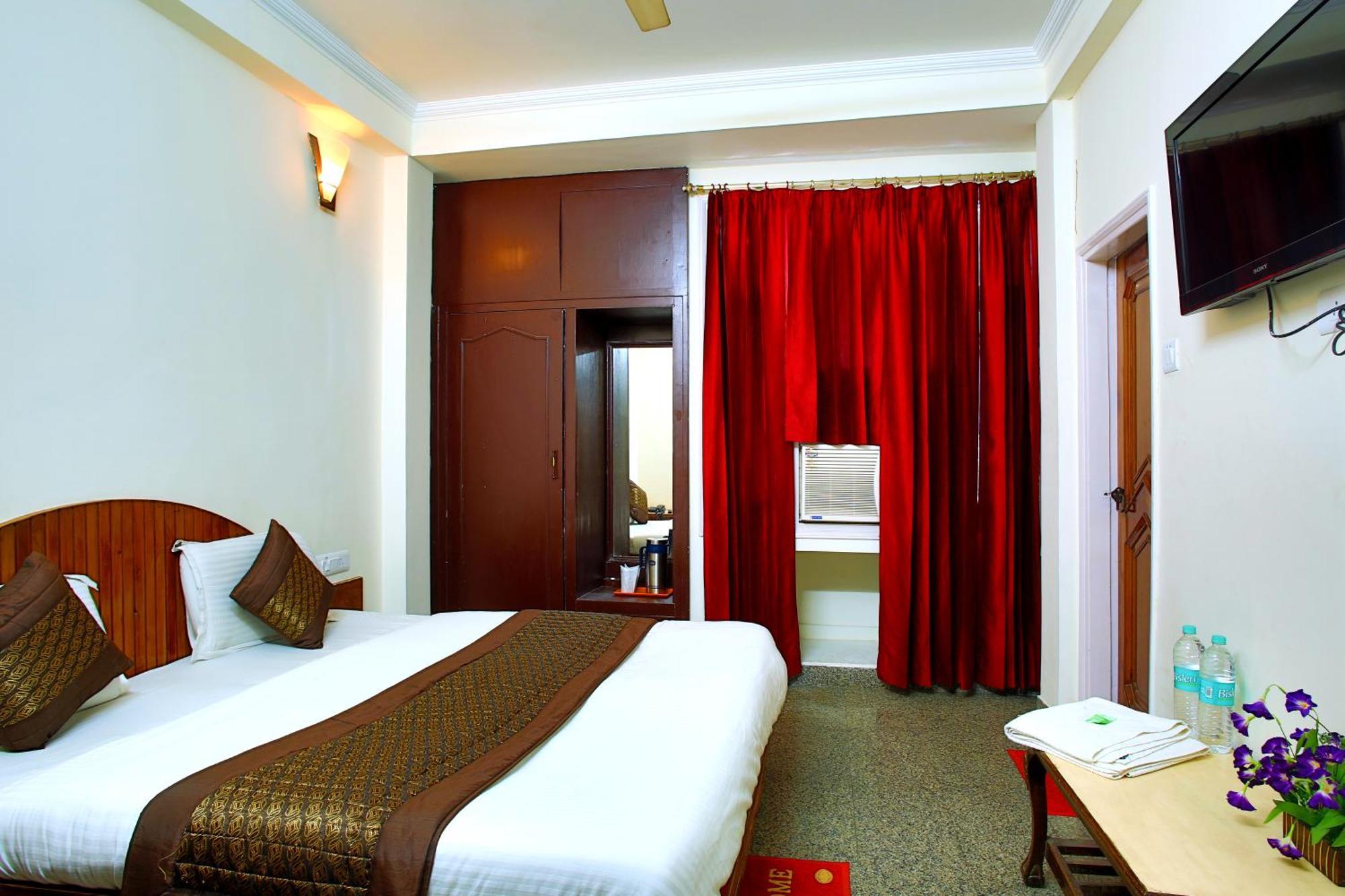 Hotel Raghunath Jammu Εξωτερικό φωτογραφία